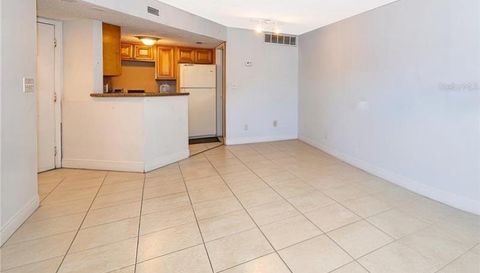 1940 LAKE ATRIUMS CIRCLE