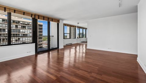 1560 N SANDBURG Terrace