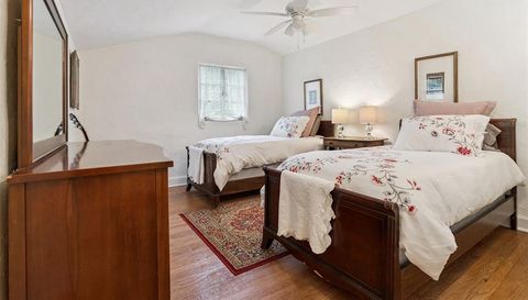 1541 WESTCHESTER AVENUE