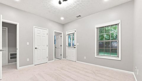 3684 Lantern Walk Ln