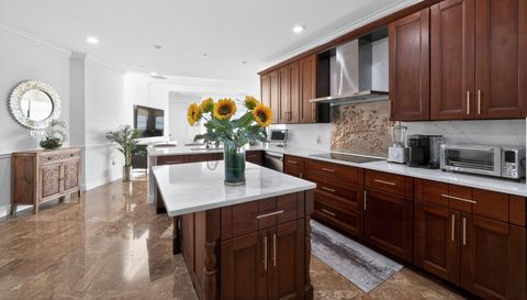 2351 Lakeview Dr Unit 302