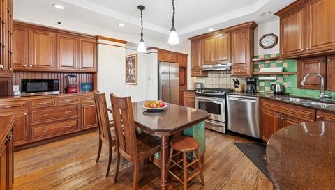 5555 N Sheridan Road