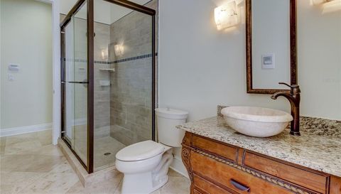 18605 Avenue Monaco
