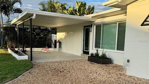 745 SUNSET COVE