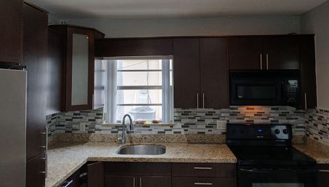 2111 N 57th Terrace