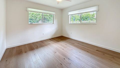 323 Velarde Ave