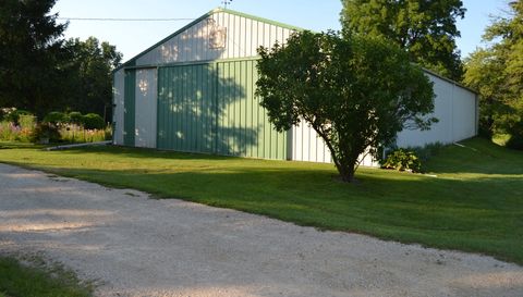 918 W Main St