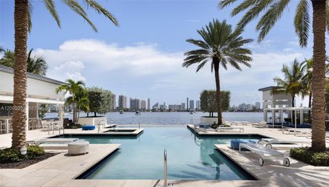 17301 Biscayne Blvd