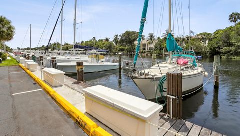 100 Edgewater Dr APT 142