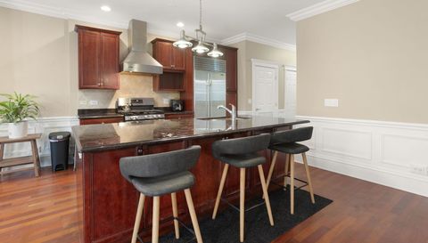 2222 W BELMONT Avenue