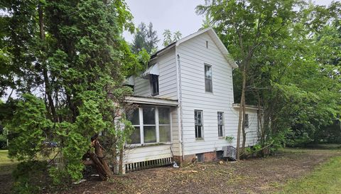 202 S 1st St