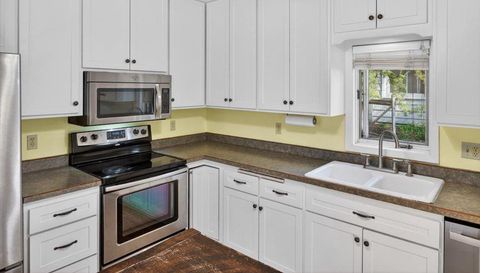 304 2nd Street N