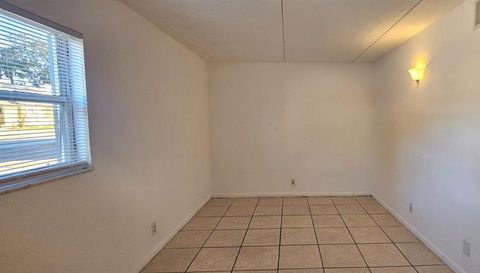 302 S SPRING GARDEN AVENUE