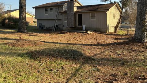 3417 Creekwood Dr SE