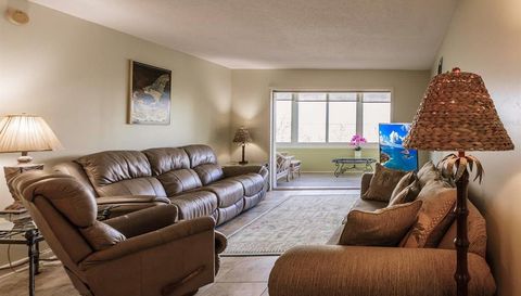 1255 E PEPPERTREE DRIVE