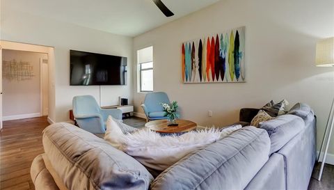 204 N MANHATTAN AVENUE