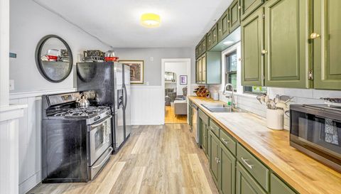 2533 Snelling Curve