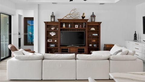 8871 New River Falls Rd