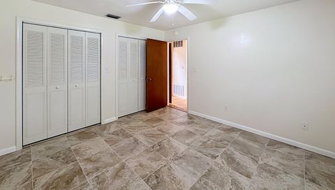3944 NW 40th Ct