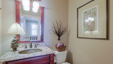 4209 N Oak Pointe Ct NE