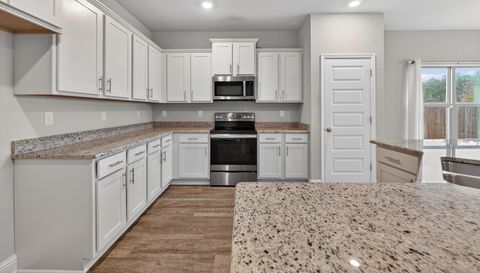 23118 Lieutenant Ave