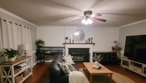 14 Country Woods Ct