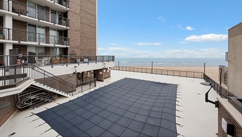 5855 N SHERIDAN Road