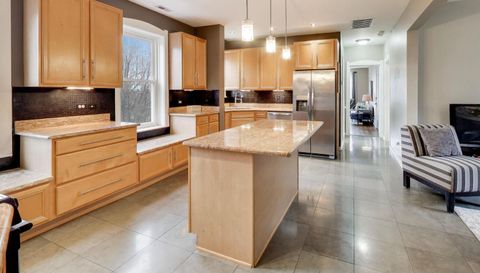 3358 N Monticello Avenue