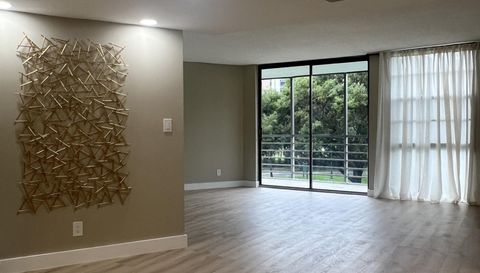 20500 W Country Club Dr APT 308 Aventura