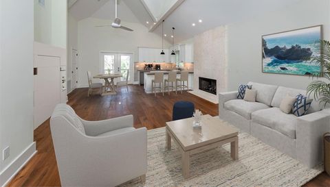 715 Eagle Point