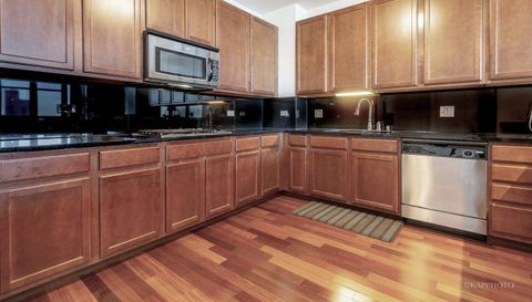 1600 S Prairie Avenue