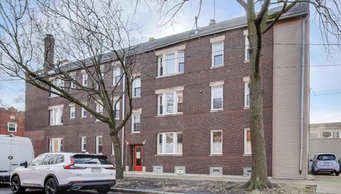 3358 N Monticello Avenue