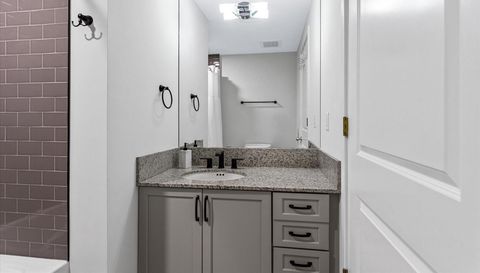 3338 Peachtree Rd NE