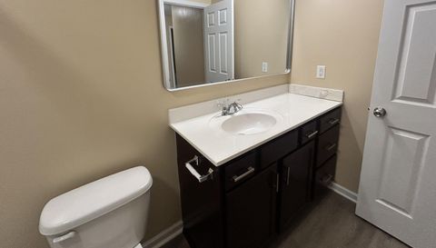 312 Robyns Glen Cir