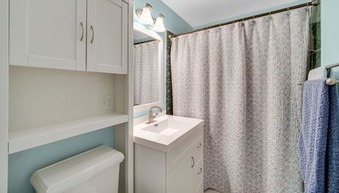 327 N Pershing Avenue