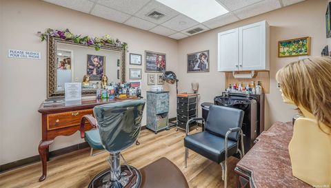 887 Old Country Rd