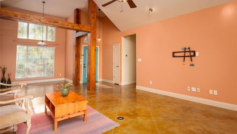 190 Shady Bluff DR