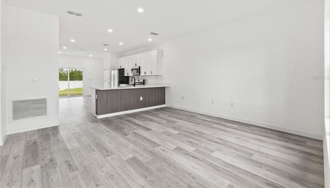 833 E COLVILLE DR