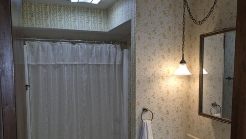 910 Camellia Dr APT 11