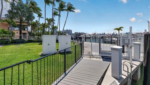 1413 Sunset Harbour Dr