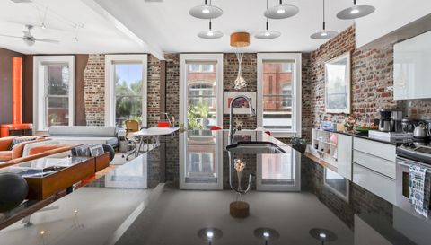 204 W Broughton St,