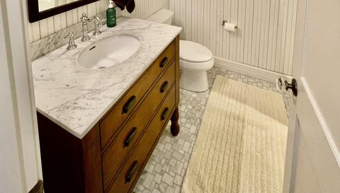 1017 Fox Knoll Dr SW