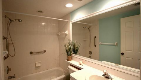 6425 ShoreLine Drive