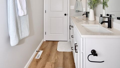 2387 Eagle Valley Drive S