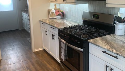 2428 Rolling Hill Dr