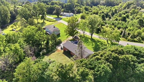 1496 Jenkins Valley Rd