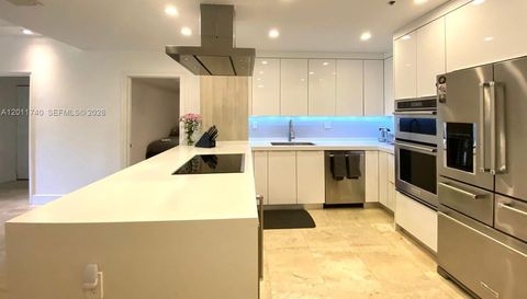 251 Crandon Blvd