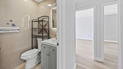 2419 Roxbury Cir