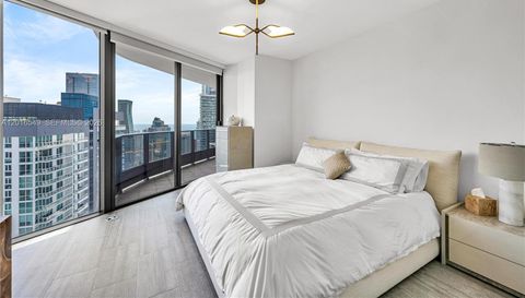 1000 Brickell Plz