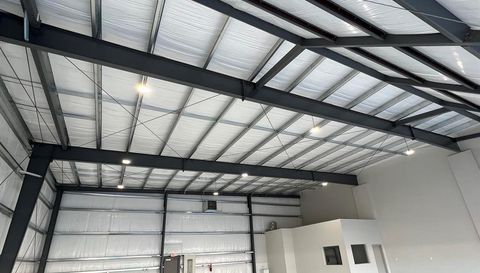 85 Hangar Way